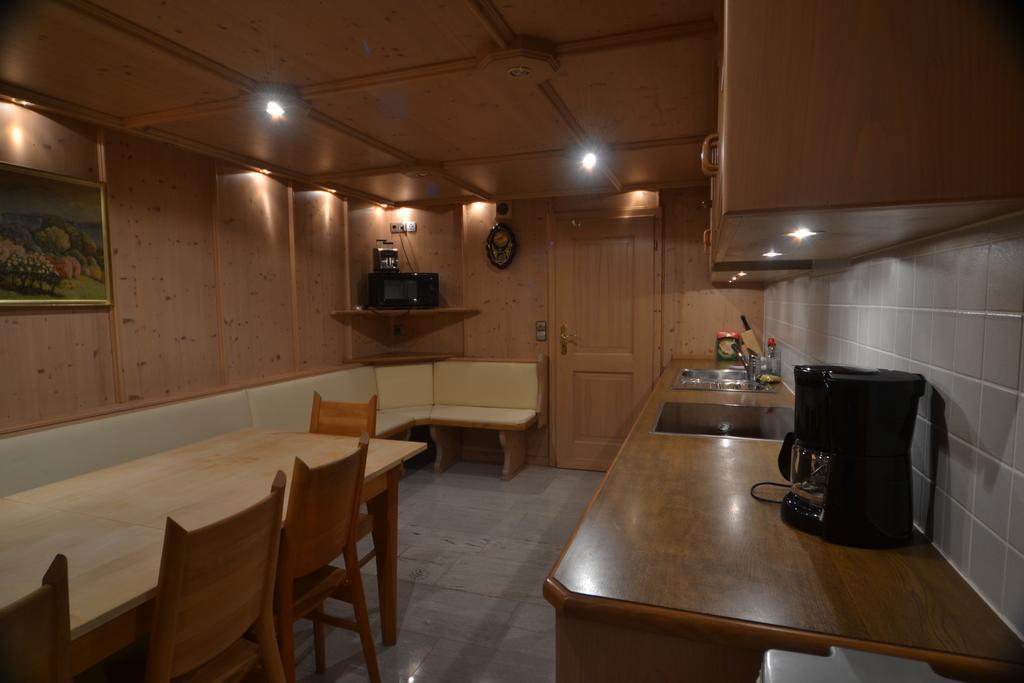 Schwarwald Apartment 슈룩흐제 객실 사진